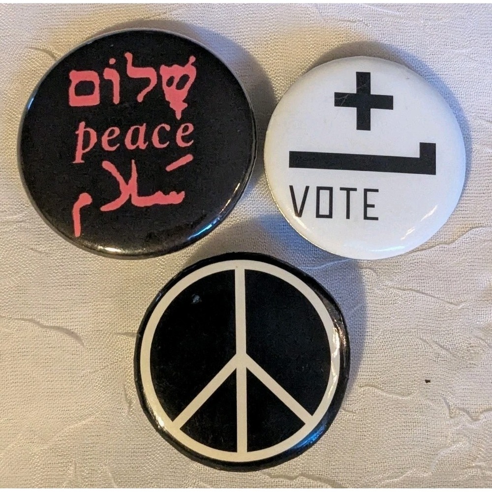 21 Pinbacks Novelty Disney World 1st Visit Veteran For McCain Buttons Badges Vtg - Picture 8 of 11
